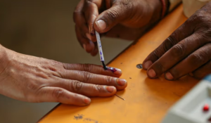 Lok Sabha Elections: चुनाव कर्मचारी के रूप में मृत महिला टीचर का नामांकन, FIR भी दर्ज किया