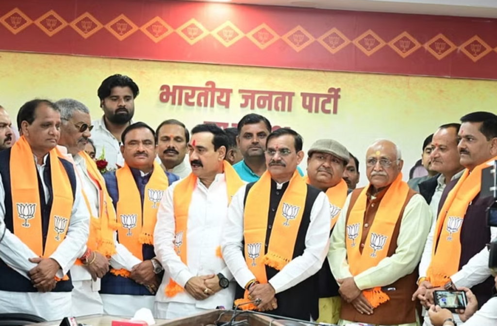 Congress को बड़ा झटका: विदिशा जिला प्रेसिडेंट, पूर्व टिकमगढ़ विधायक BJP में शामिल