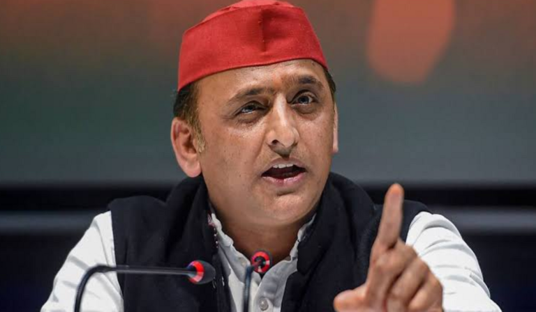 'आटा के साथ मुफ्त में डेटा होगा...' Akhilesh Yadav ने जनसभा में यह ऐलान किया, जनता को दिया बड़ा वादा