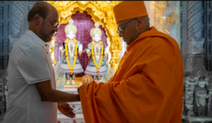 Rajinikanth: अबू धाबी के BAPS हिंदू मंदिर में भेंट की, पूजा की और आशीर्वाद लिया