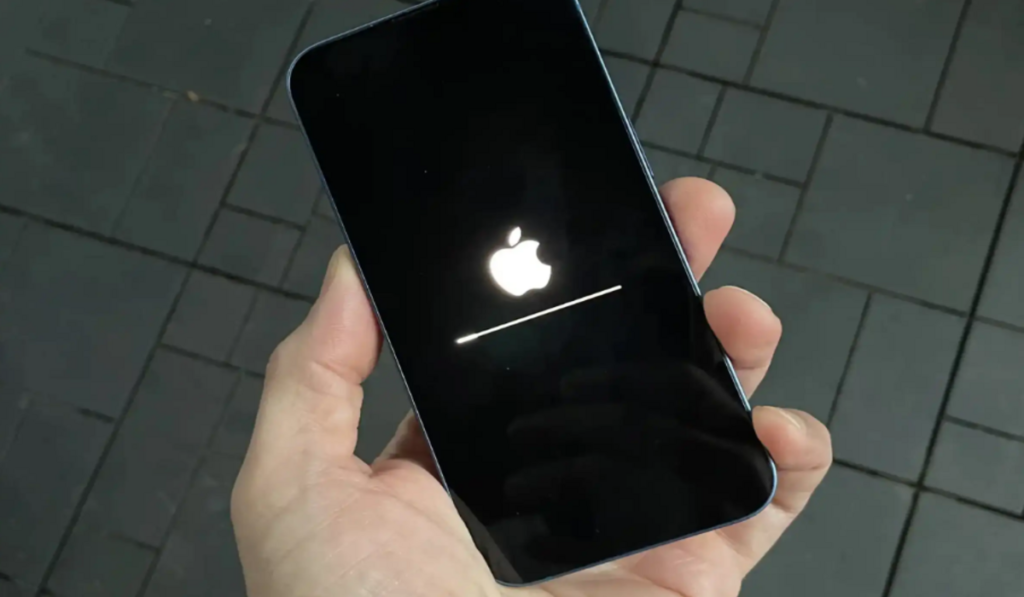 iOS bug: पुराने हटाए गए फोटों को वापस क्यों लाया गया, ऐपल ने वजह बताई