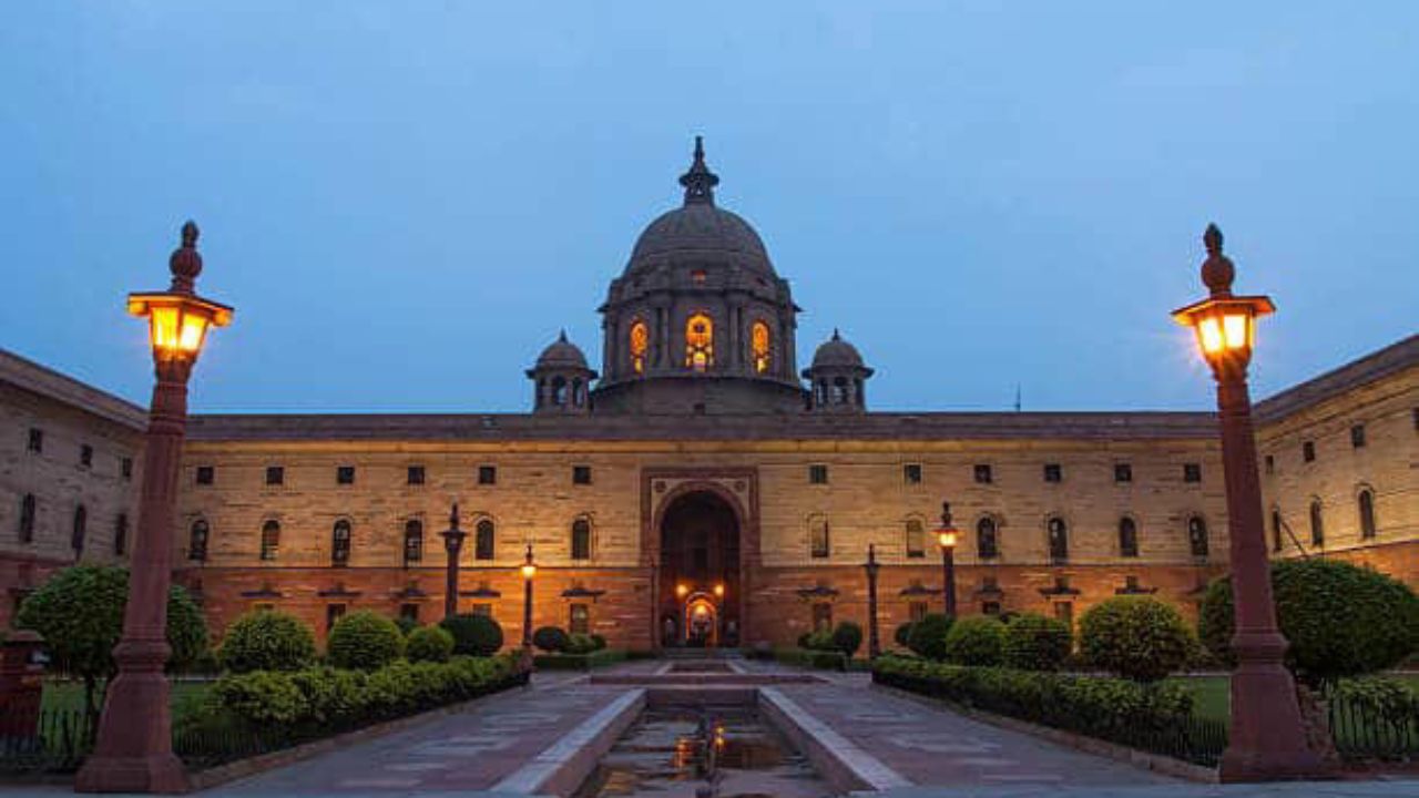 Rashtrapati Bhavan के 'दरबार हॉल' और 'अशोक हॉल' का नाम बदला, प्रियंका गांधी ने कहा- 'यह शाहंशाह का है विचार