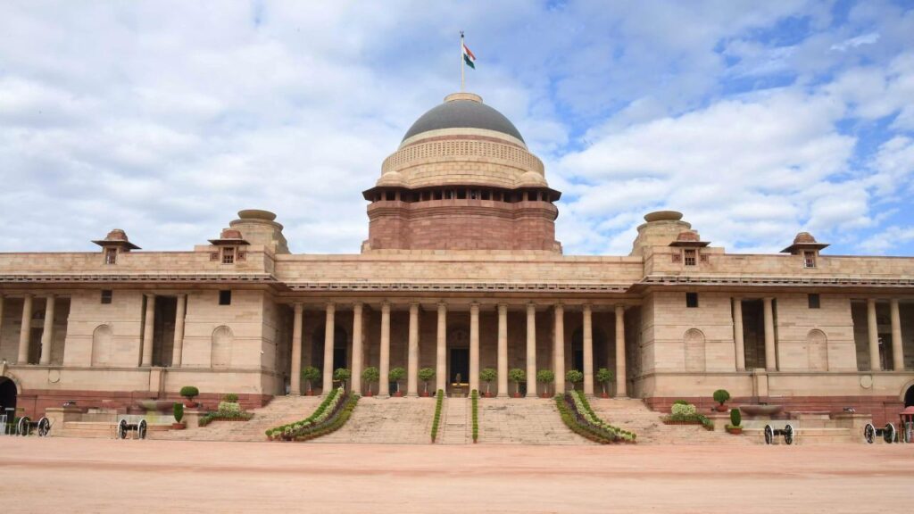 Rashtrapati Bhavan के 'दरबार हॉल' और 'अशोक हॉल' का नाम बदला, प्रियंका गांधी ने कहा- 'यह शाहंशाह का है विचार