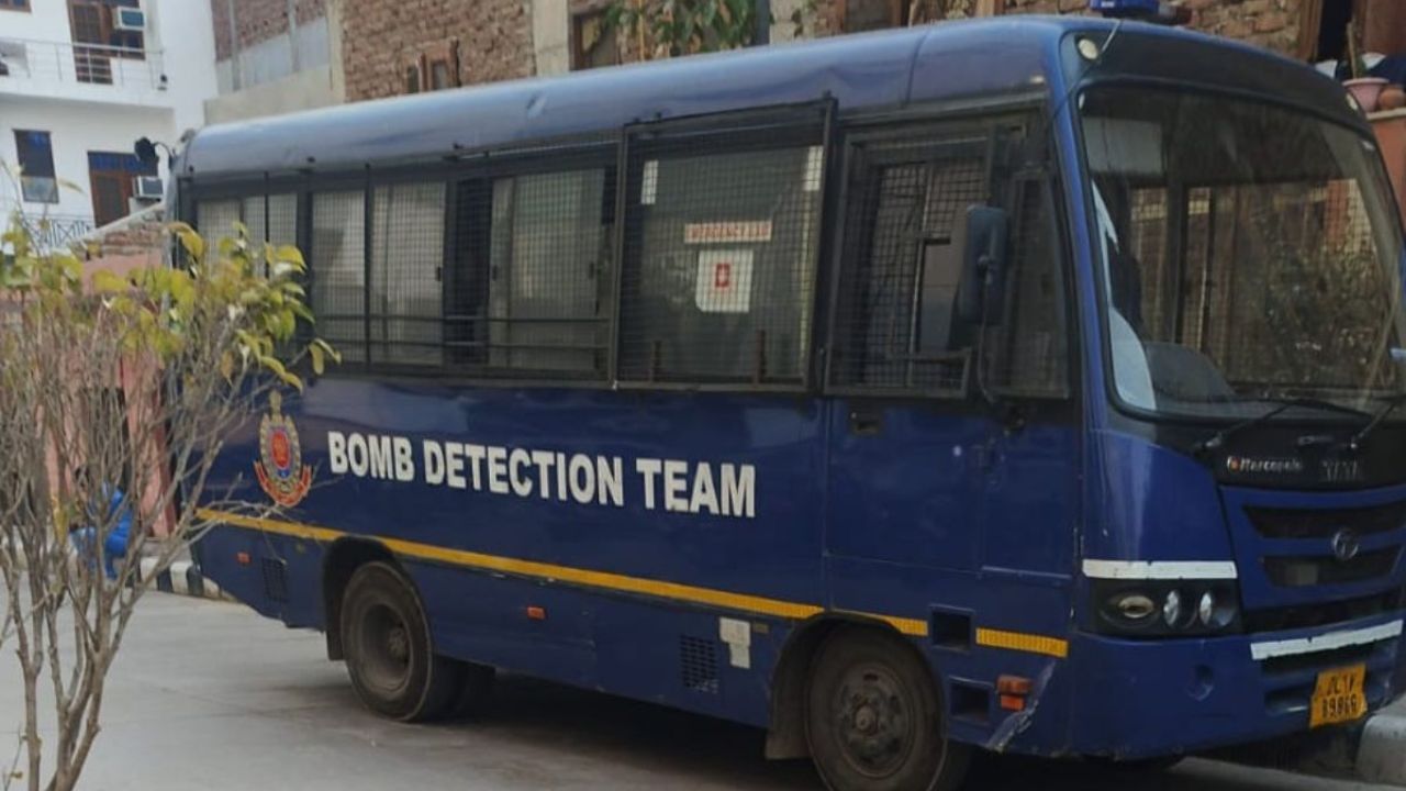 Bomb threat in Delhi: 'आज तुम्हारी धरती पर आखिरी दिन है, हमने इमारत में प्रवेश कर लिया है...' इस नेटवर्क का हुआ उपयोग