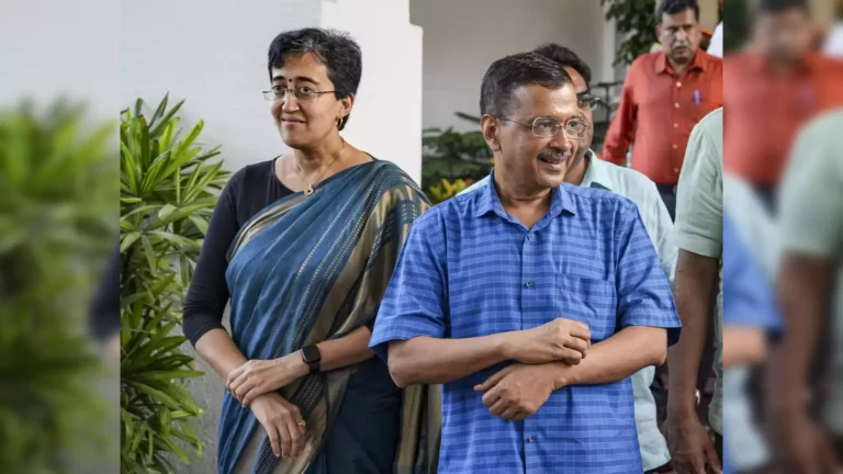 arvind-kejriwal-inspects-delhi-roads-with-cm-atishi-says-he-was-in-action-mode-in-jail-also