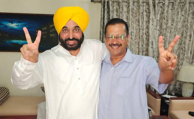 httb746o_bhagwant-mann-arvind-kejriwal_625x300_10_March_22