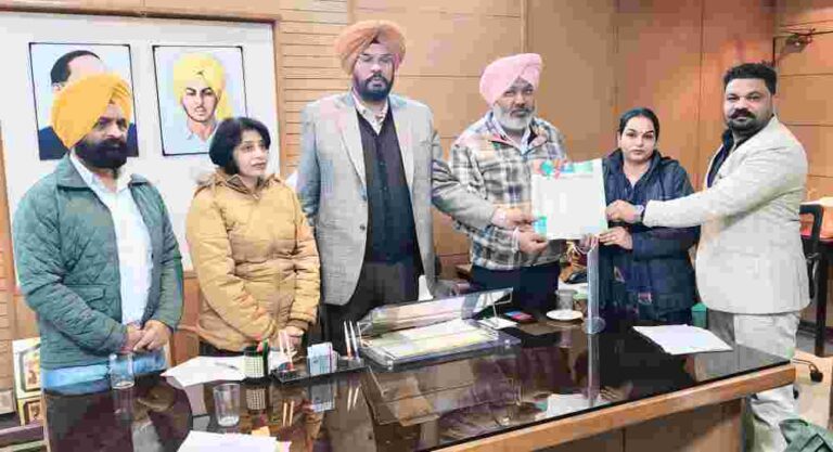 Finance-Minister-Harpal-Singh-Cheema-and-NRI-Affairs-Minister-Kuldeep-Singh-Dhaliwal