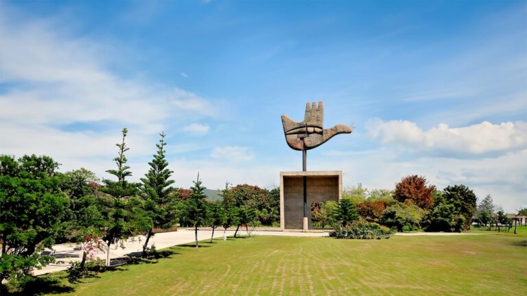 hand-monument-chandigarh-chandigarh-city-1-hero