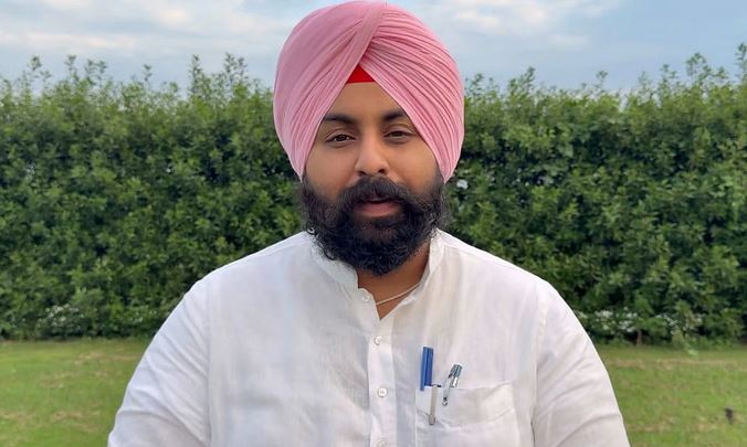 897895645623132564987