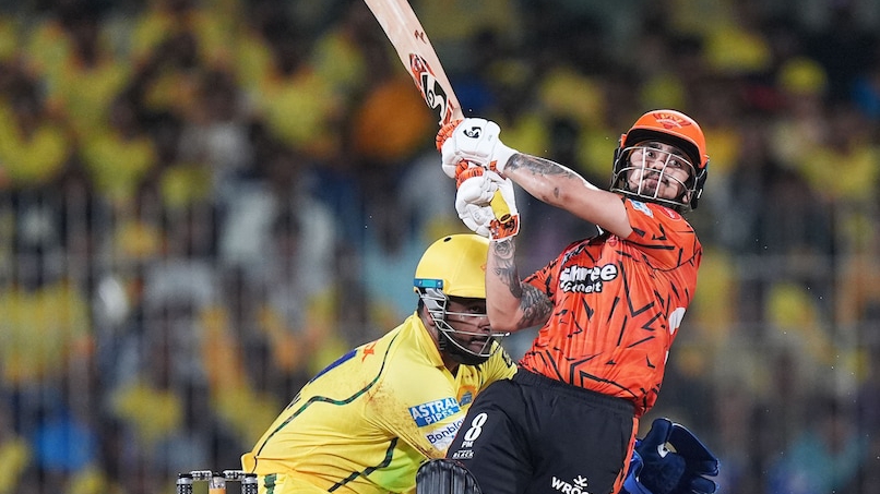 IPL 2026: सनराइजर्स हैदराबाद ने चेन्नई सुपर किंग्स को हराकर प्लेऑफ में बनाई जगह