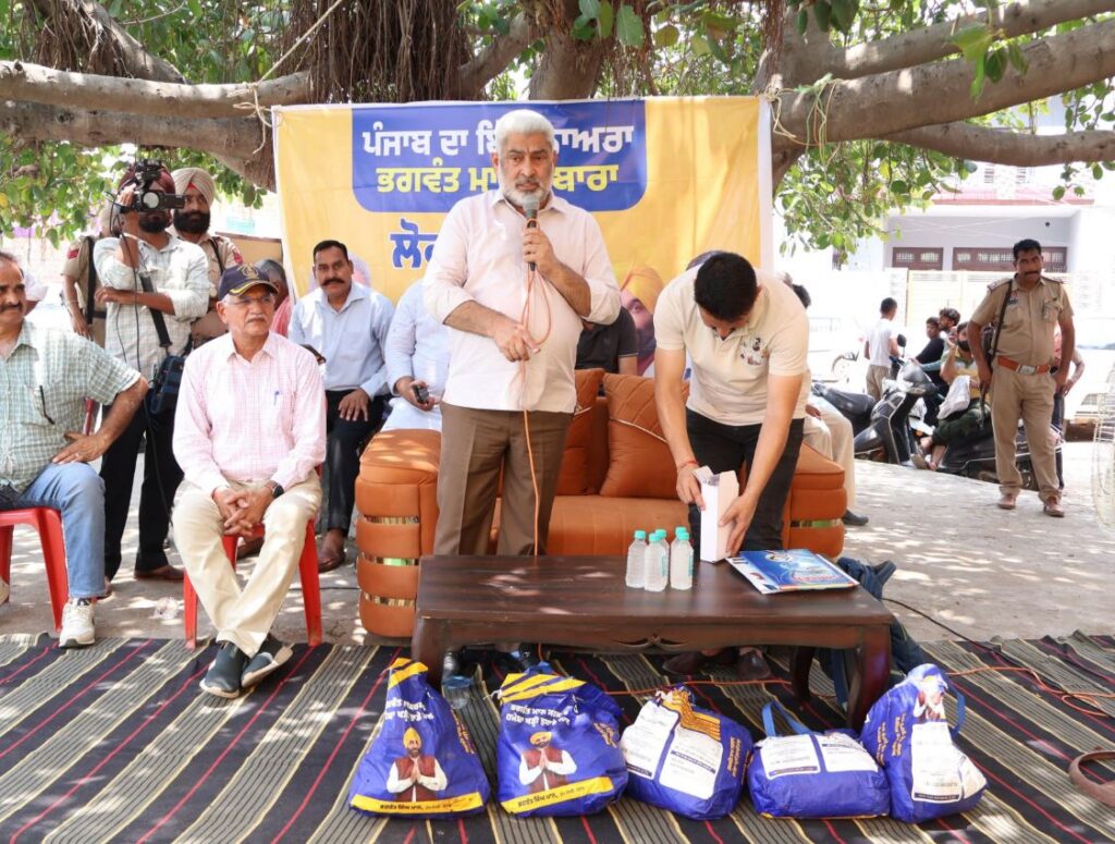 ‘मेरी रसोई’ योजना के तहत चौहान गांव में राशन किट वितरण, हजारों परिवारों को मिला लाभ