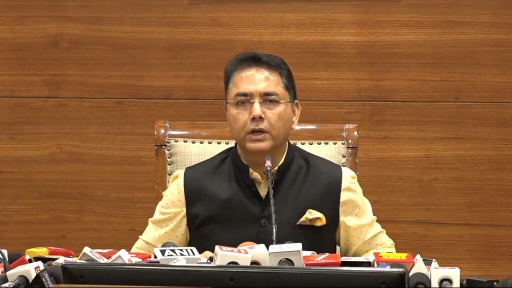 पंजाब में SIR प्रक्रिया पर जोर, अमन अरोड़ा ने की लोगों से फॉर्म भरने की अपील