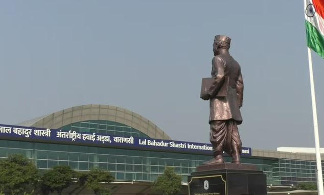 वाराणसी एयरपोर्ट पर पिस्टल से अचानक चली गोली, दो लोग घायल – हथियार की जांच के दौरान हुआ हादसा