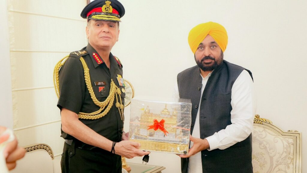 CM भगवंत मान की थल सेना प्रमुख से मुलाकात, पंजाब से जुड़े सैन्य मुद्दों पर हुई चर्चा