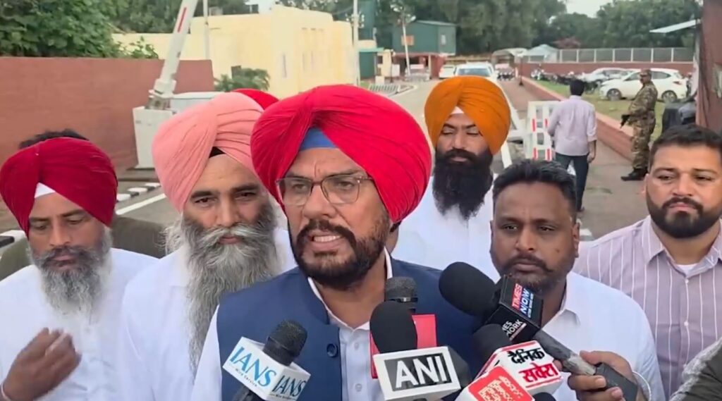 उज्ज नदी पर डैम बनाने की मांग, कुलदीप सिंह धालीवाल ने जम्मू-कश्मीर के LG से की मुलाकात